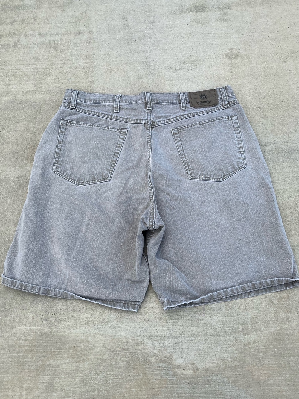 Vintage Wrangler Men's Light Gray Denim Jean Shorts size 36